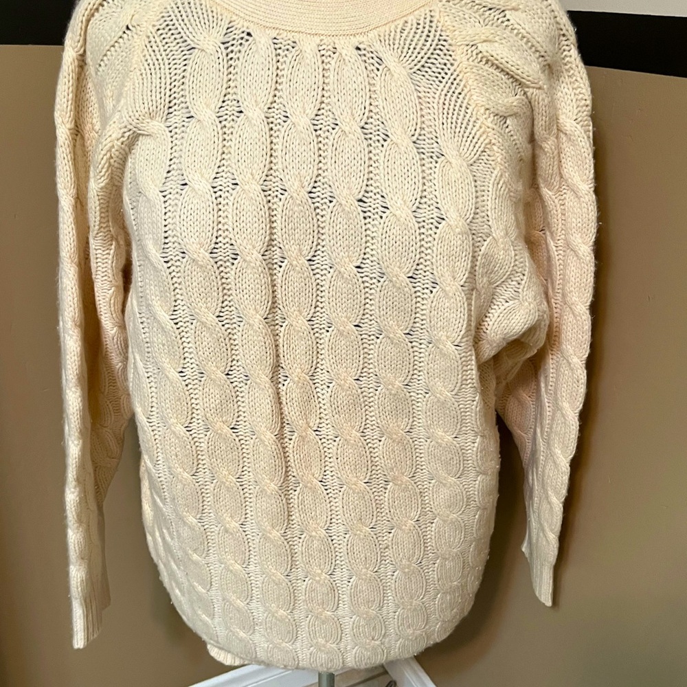 cashmere cable knit sweater V BACK SMALL oversize VTG Cream Nordstrom Fisherman